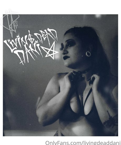 Livingdeaddani
