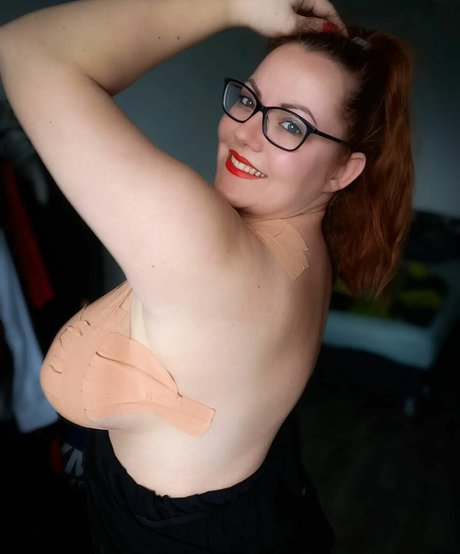 Photo nue de fuite OnlyFans de Marloudova