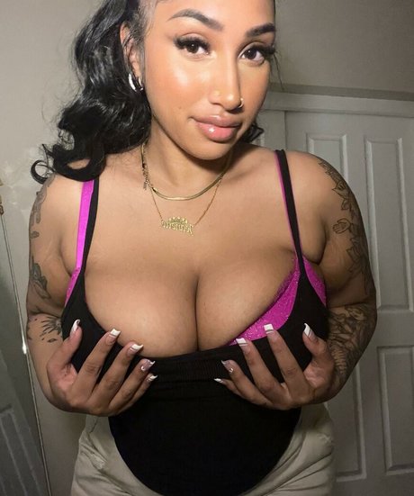 Photo nue de fuite OnlyFans de Jeanette Prakash