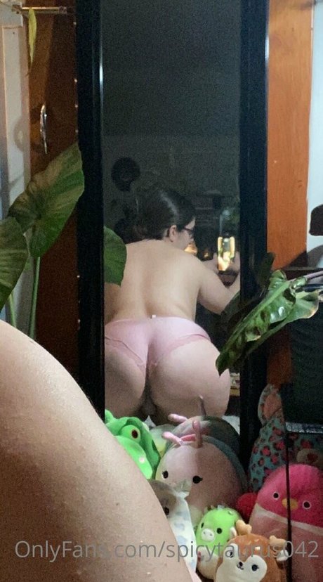Photo nue de fuite OnlyFans de Spicytaurus042
