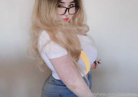 Photo nue de fuite OnlyFans de Cherrikissu