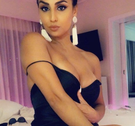 Photo nue de fuite OnlyFans de Mynameiszaraaa