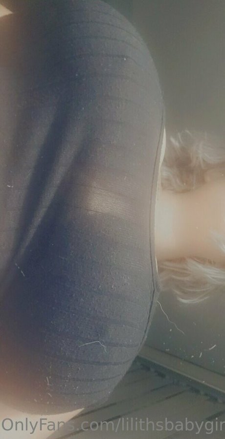 Photo nue de fuite OnlyFans de Lilithsbabygirl