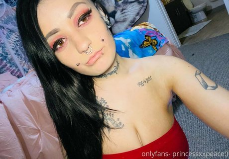 Photo nue de fuite OnlyFans de Princessxxpeacefree