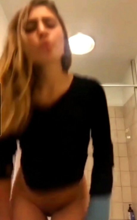 Photo nue de fuite OnlyFans de Lia Marie Johnson