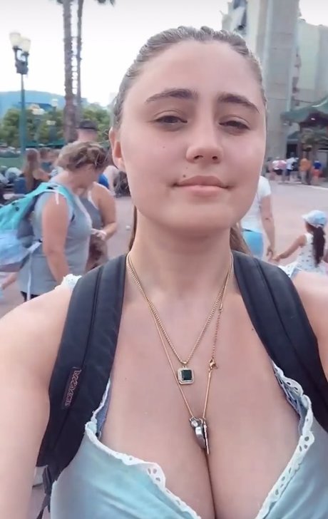 Photo nue de fuite OnlyFans de Lia Marie Johnson