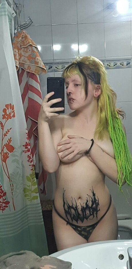 Semitattooedgoth