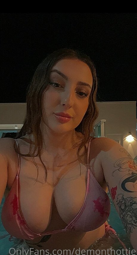 Photo nue de fuite OnlyFans de Demonthottie