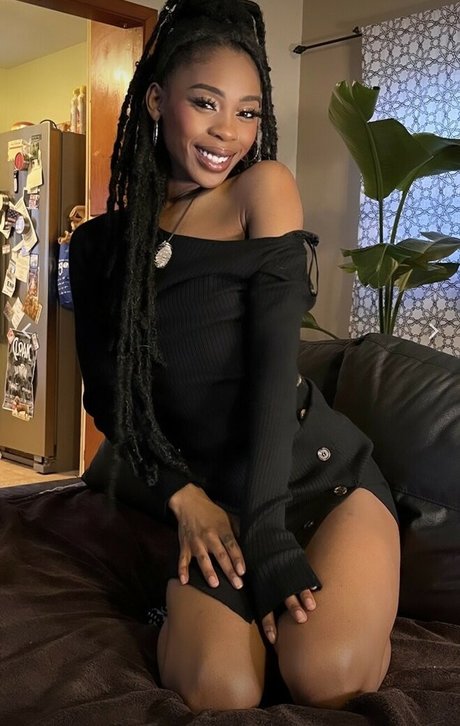 Photo nue de fuite OnlyFans de Urfavgirlfriend