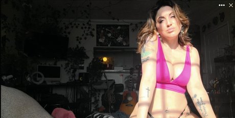 Photo nue de fuite OnlyFans de Evil Little Creature