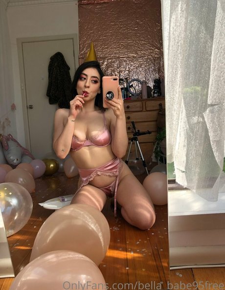 Photo nue de fuite OnlyFans de Bellababe95free