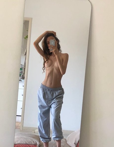 Photo nue de fuite OnlyFans de Awaytohealthy