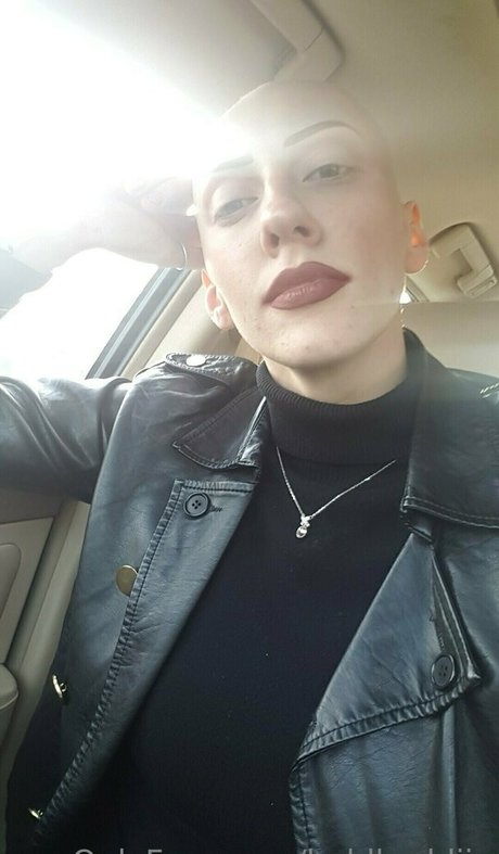 Photo nue de fuite OnlyFans de Baldbaddiie