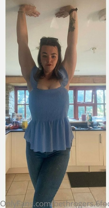 Photo nue de fuite OnlyFans de Amazonbeth6foot6