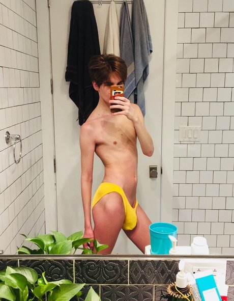 Photo nue de fuite OnlyFans de Hunnydewboy