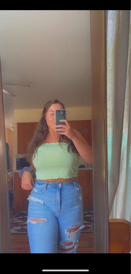Lexi Thomas