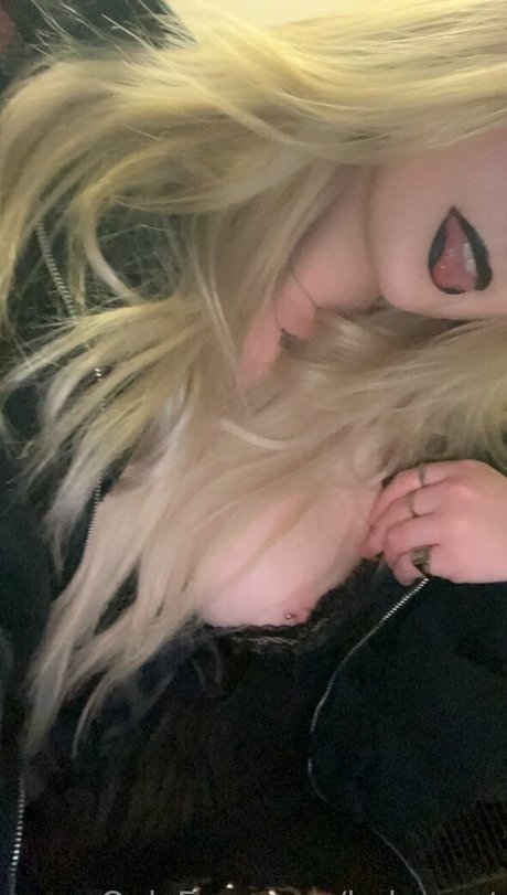 Photo nue de fuite OnlyFans de Horrorcxnt