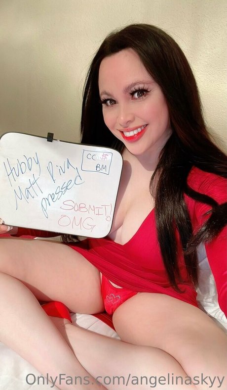 Photo nue de fuite OnlyFans de Angelinaskyy