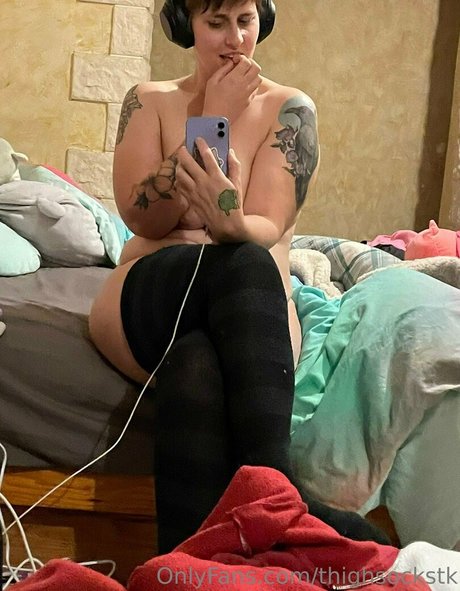 Photo nue de fuite OnlyFans de Thighsockstk