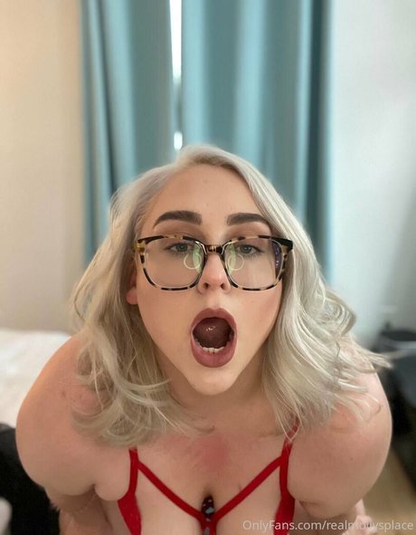 Photo nue de fuite OnlyFans de Realmollysplace