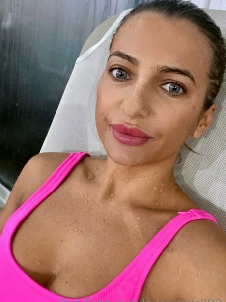 Photo nue de fuite OnlyFans de Lovelygirls092