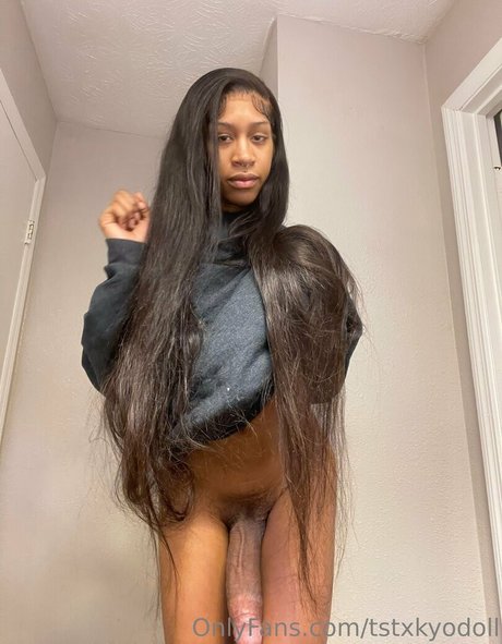 Photo nue de fuite OnlyFans de Tstxkyodoll