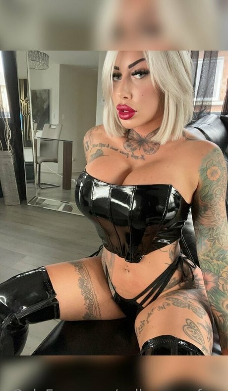 Photo nue de fuite OnlyFans de Callmeroxyfree