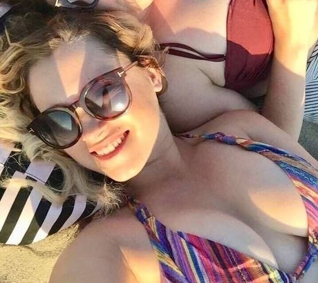 Photo nue de fuite OnlyFans de Eliza Taylor