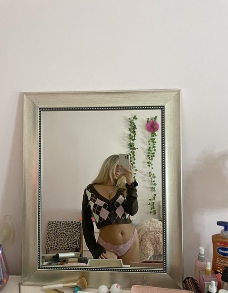 Photo nue de fuite OnlyFans de Lila Merlino