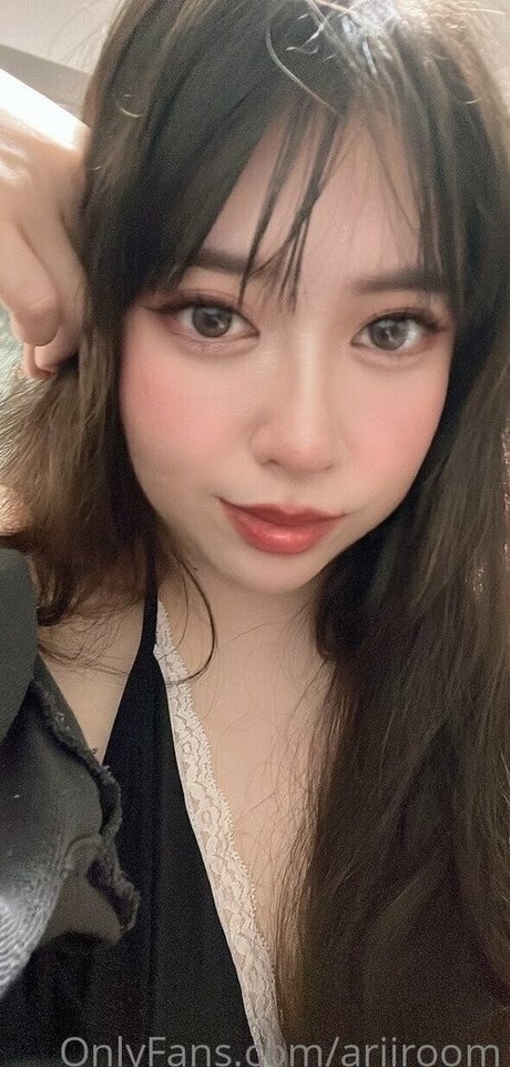 Photo nue de fuite OnlyFans de Ariiroom