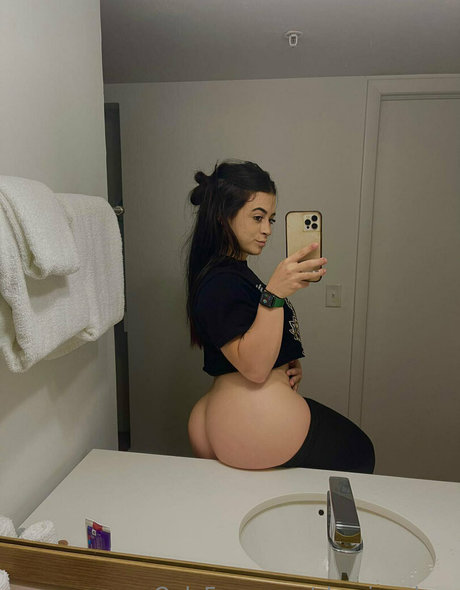 Photo nue de fuite OnlyFans de Shaniavalero