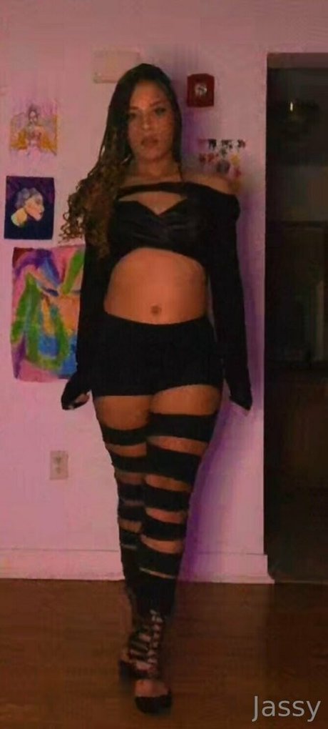 Photo nue de fuite OnlyFans de Jassylulu69