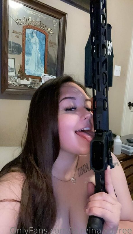 Photo nue de fuite OnlyFans de Lareinaxofree