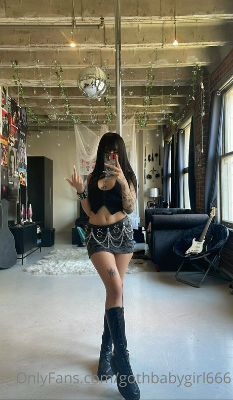 Gothbabygirl666