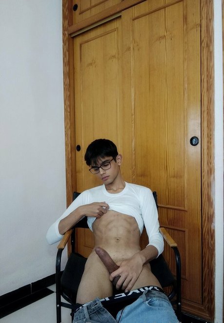 Photo nue de fuite OnlyFans de Aladdintwink
