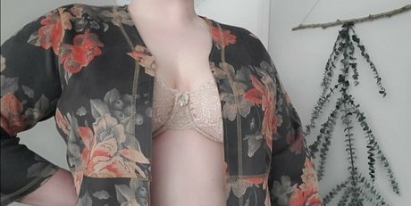 Lilacandholly