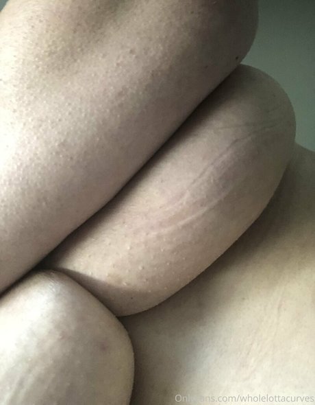Photo nue de fuite OnlyFans de Wholelottacurves