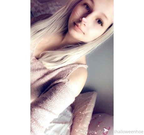 Photo nue de fuite OnlyFans de Xoxbuttonsbabee