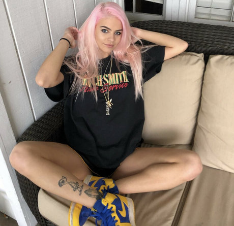 Photo nue de fuite OnlyFans de Hollie Rotten