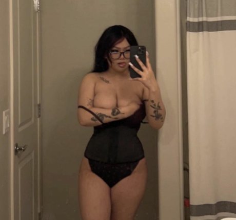 Photo nue de fuite OnlyFans de Lilyellowdevil