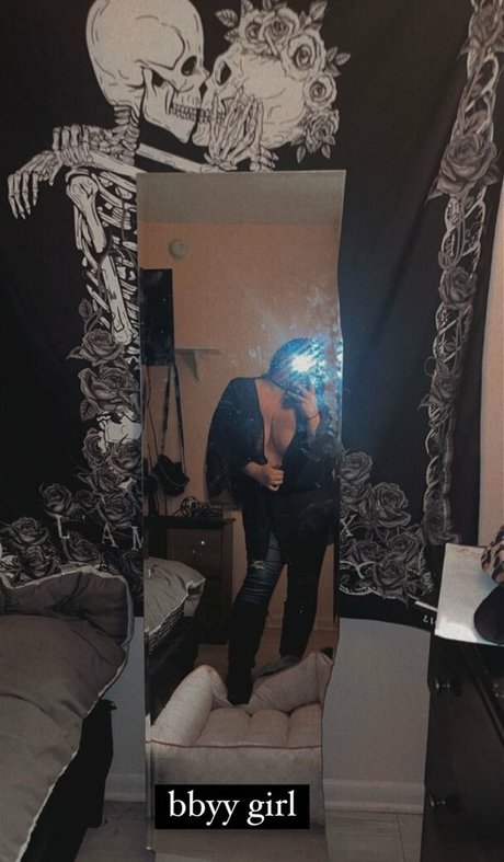 Photo nue de fuite OnlyFans de Emaliehall
