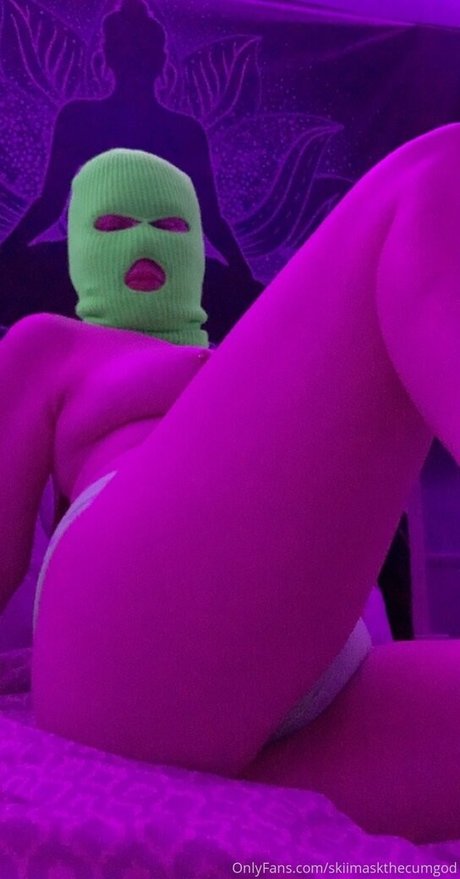 Photo nue de fuite OnlyFans de Skiimaskthecumgod