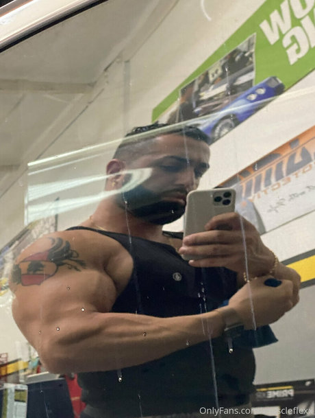 Photo nue de fuite OnlyFans de Muscleflexx